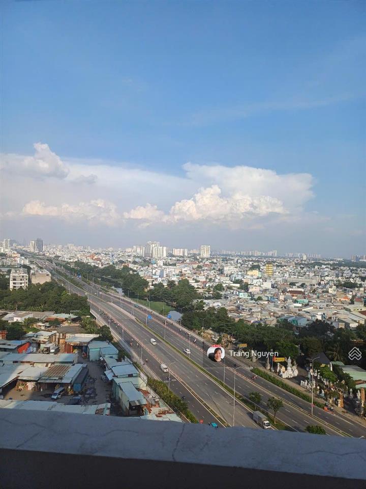 Cần bán nhanh căn góc 2 phòng ngủ view quận 1