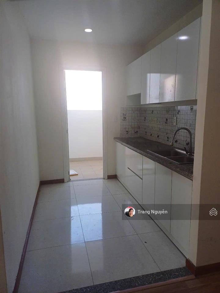 Cần bán nhanh căn góc 2 phòng ngủ view quận 1