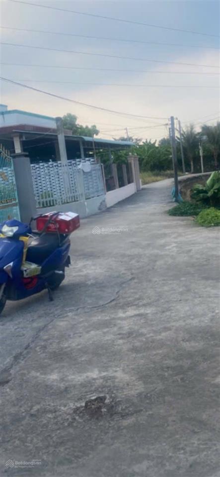 Cần cho thuê nhà vườn 180m có sân rộng có vườn sau 4pn, 4wc cho thuê bhanh giâ rẻ 3tr/th  ngay