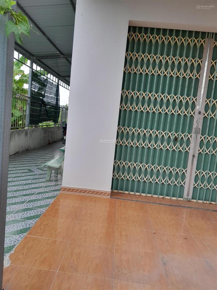 Cần cho thuê nhà vườn 180m có sân rộng có vườn sau 4pn, 4wc cho thuê bhanh giâ rẻ 3tr/th  ngay