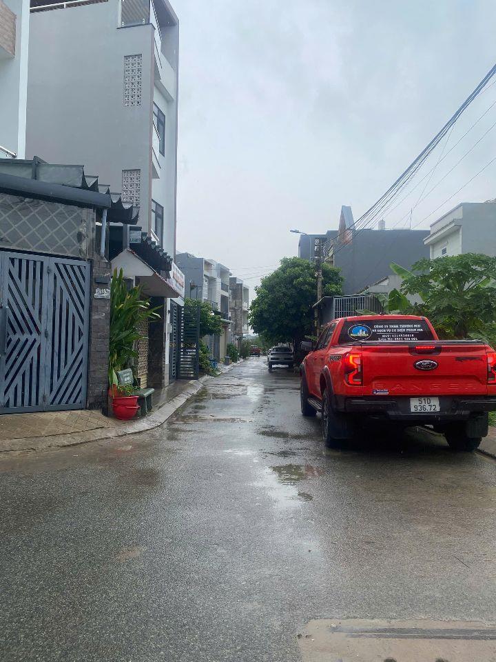Lô đất đường 6 Long Bình DT 62m giá tốt kế Vinhome
