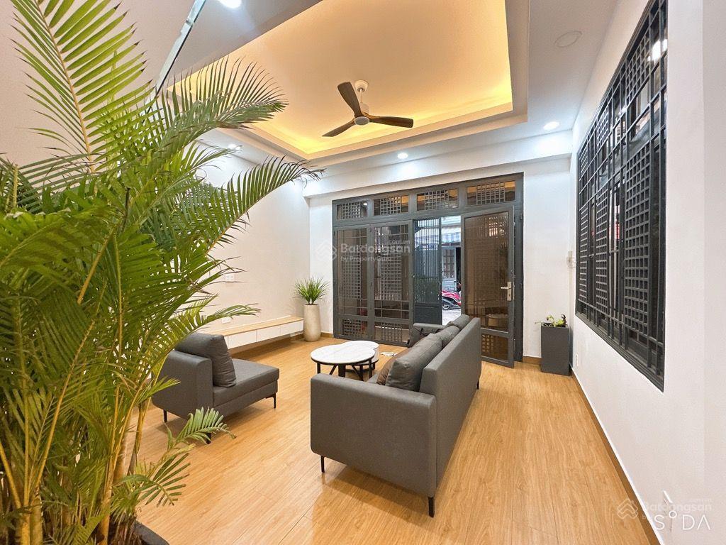 Biệt thự liên phường quận 9, dt đất 10x18, 3 tầng thang máy giá 23 tỷ