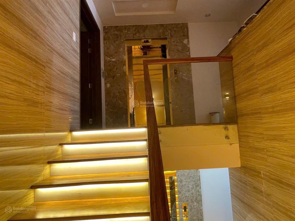 Biệt thự liên phường quận 9, dt đất 10x18, 3 tầng thang máy giá 23 tỷ