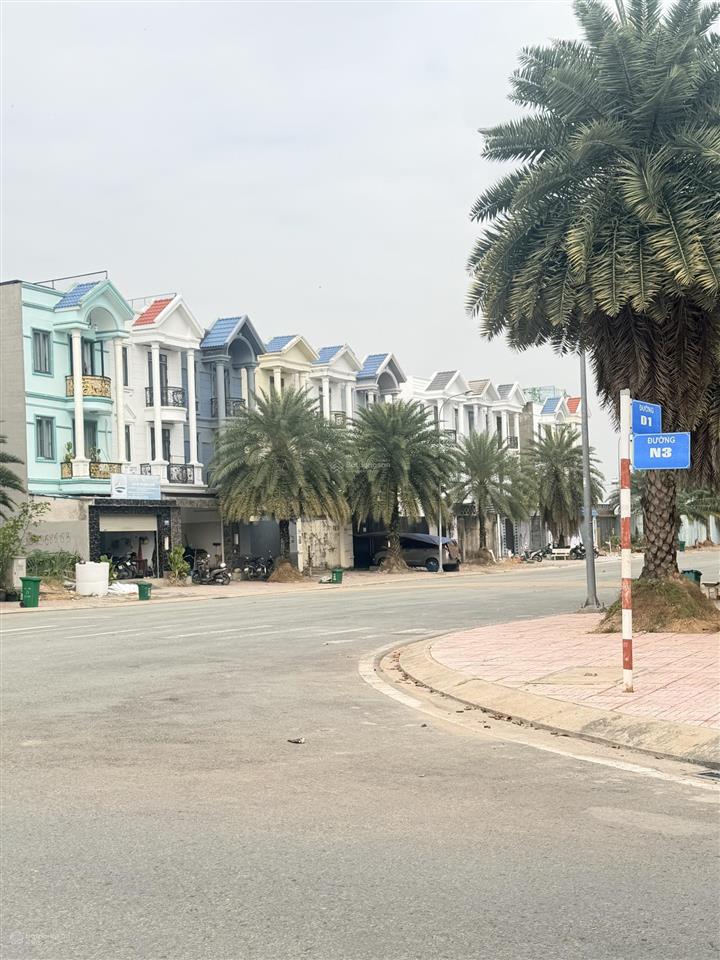 Khu dân cư cao cấp  trường lưu, long trường  100 m2 đường 12m  4 tầng hoàn công giá mềm