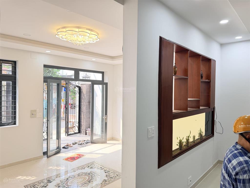 Hiếm  nhà mới 3 tầng sát mặt tiền đường nguyễn duy trinh q2, sổ hồng hoàn công giá tốt