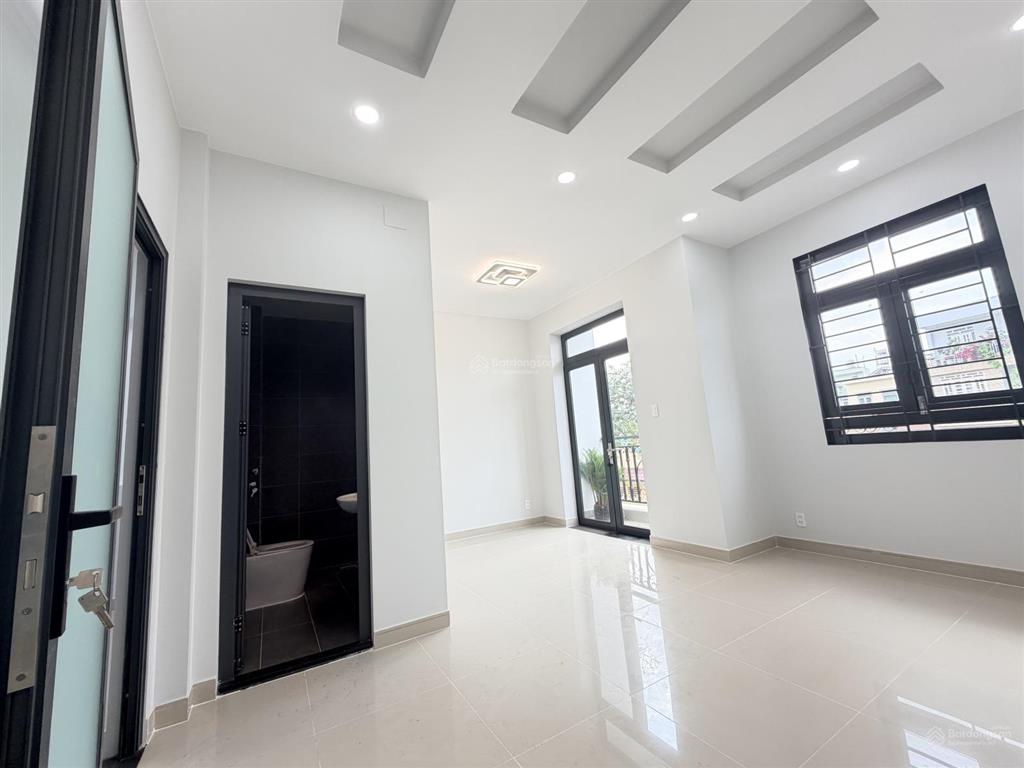 Hiếm  nhà mới 3 tầng sát mặt tiền đường nguyễn duy trinh q2, sổ hồng hoàn công giá tốt