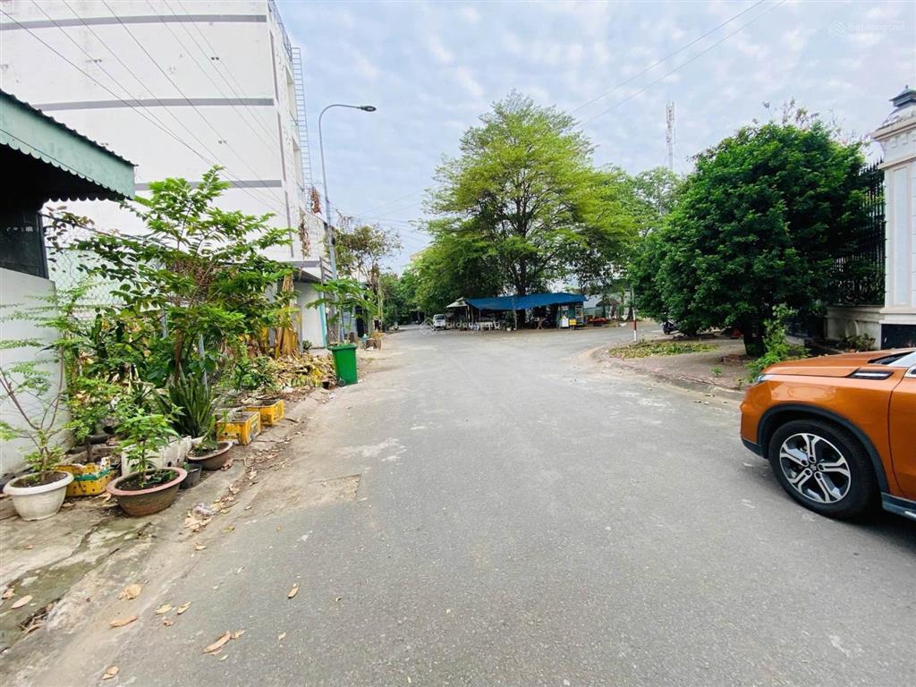 Nhỉnh 10 tỷ đất sát the global city 5x22 sổ hồng