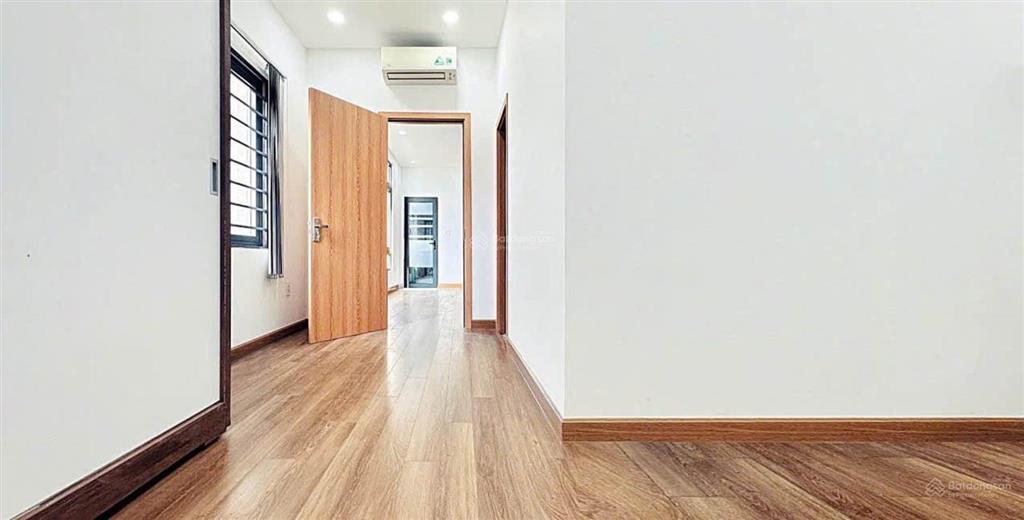 Mặt tiền góc đỗ xuân hợp  nhà mới 11 phòng lớn có thang máy 850m2 sàn