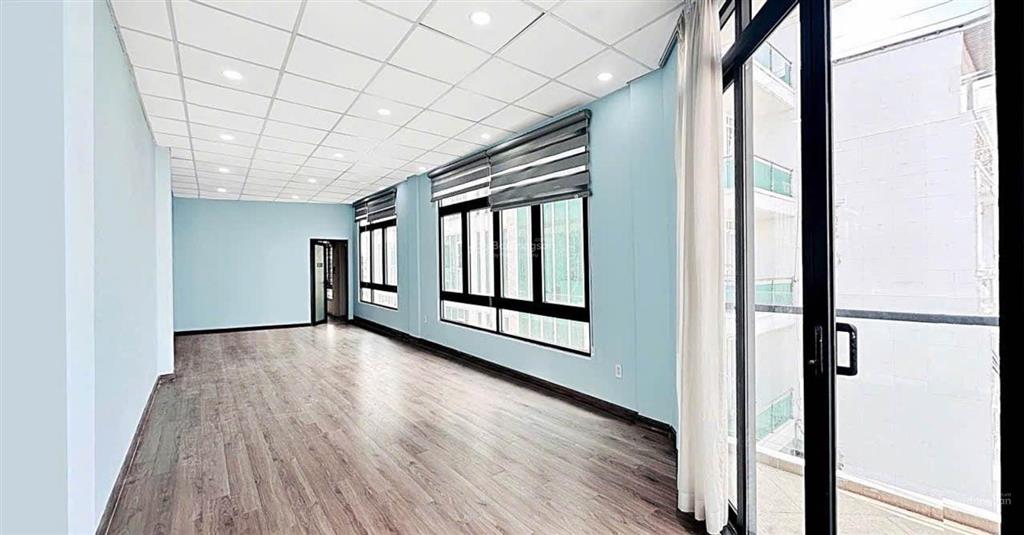 Mặt tiền góc đỗ xuân hợp  nhà mới 11 phòng lớn có thang máy 850m2 sàn