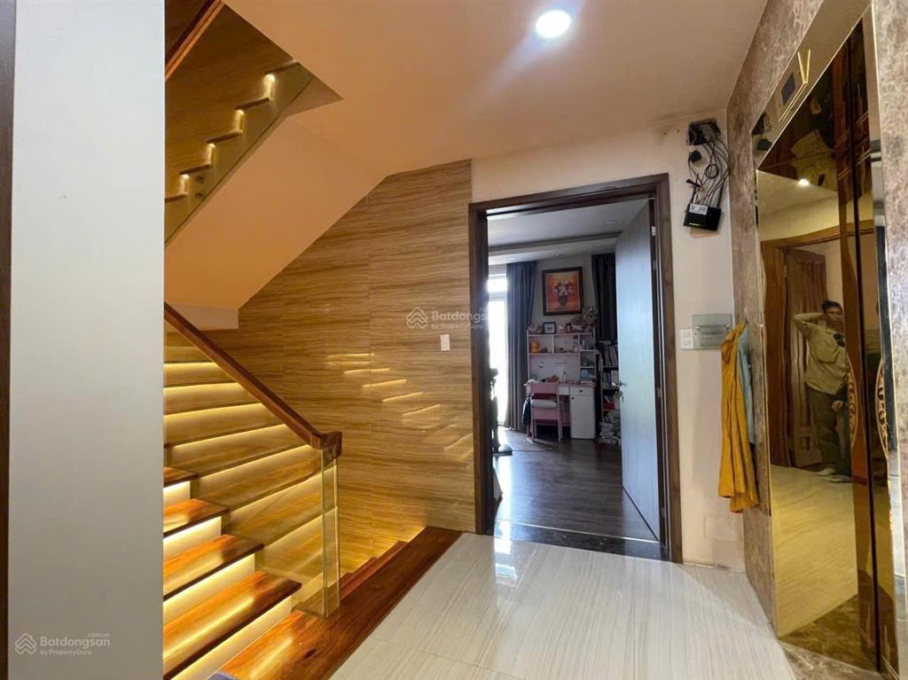 Đẳng cấp sống thượng lưu, biệt thự thang máy đường liên phường.