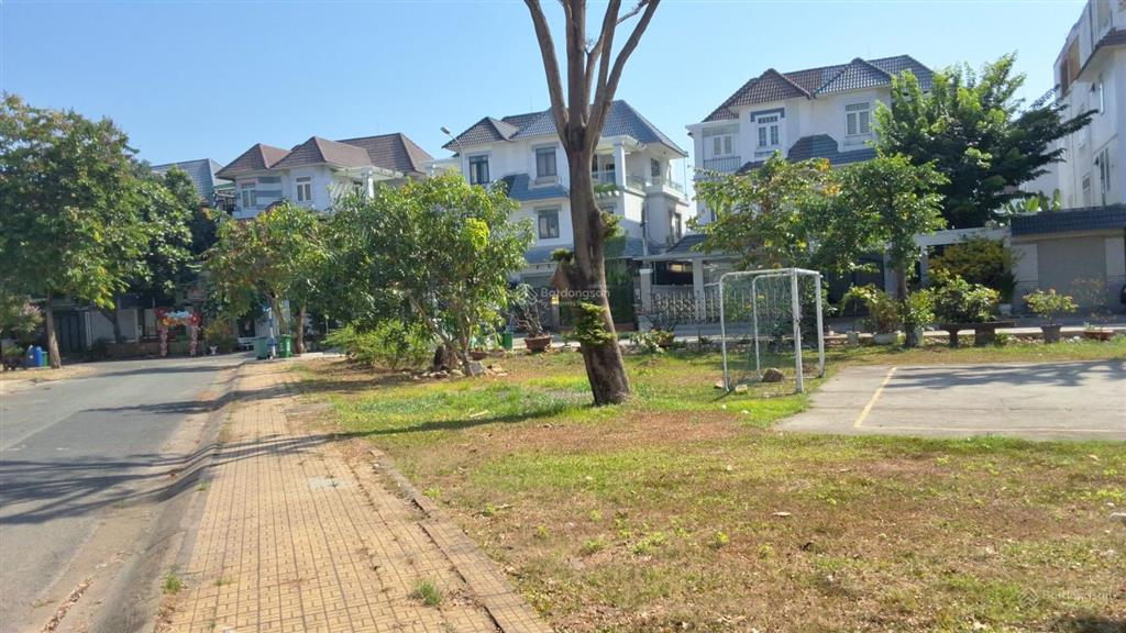 Cho thuê biệt thự khu dân cư khang an sát khu cao cấp global city, 8x22m, đối diện công viên