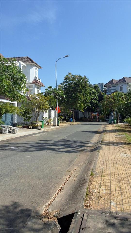 Cho thuê biệt thự khu dân cư khang an sát khu cao cấp global city, 8x22m, đối diện công viên