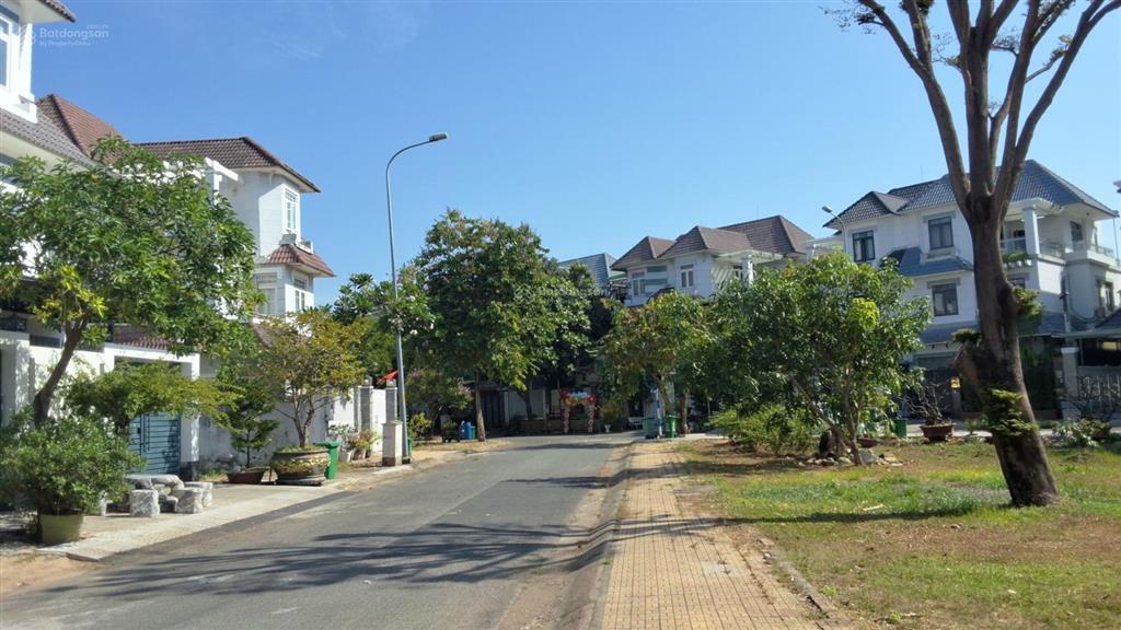 Cho thuê biệt thự khu dân cư khang an sát khu cao cấp global city, 8x22m, đối diện công viên