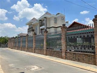 Giảm 4 tỷ bán nhanh biệt thự sân vườn hồ bơi ngay trung tâm phường tăng nhơn phú a, quận 9