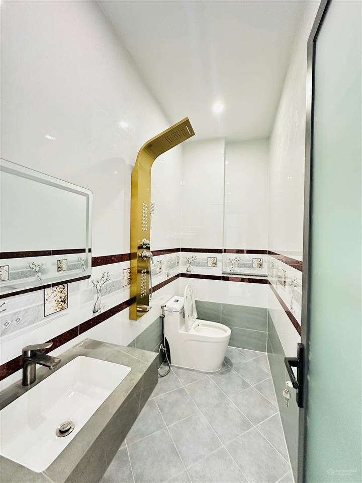 Bán nhà đẹp sát mặt tiền lã xuân oai, long trường, full nội thất, đã hoàn công, giá chỉ hơn 6,3 tỷ