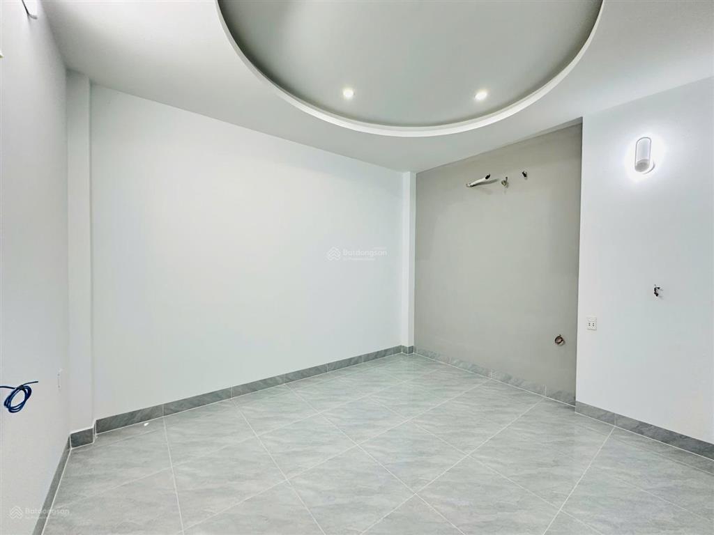 Bán nhà đẹp sát mặt tiền lã xuân oai, long trường, full nội thất, đã hoàn công, giá chỉ hơn 6,3 tỷ