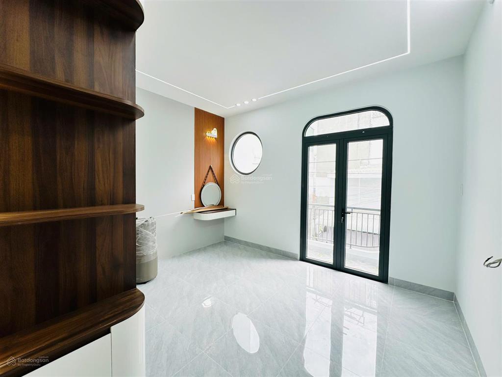 Bán nhà đẹp sát mặt tiền lã xuân oai, long trường, full nội thất, đã hoàn công, giá chỉ hơn 6,3 tỷ