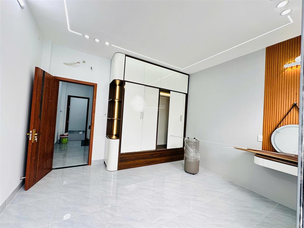 Bán nhà đẹp sát mặt tiền lã xuân oai, long trường, full nội thất, đã hoàn công, giá chỉ hơn 6,3 tỷ