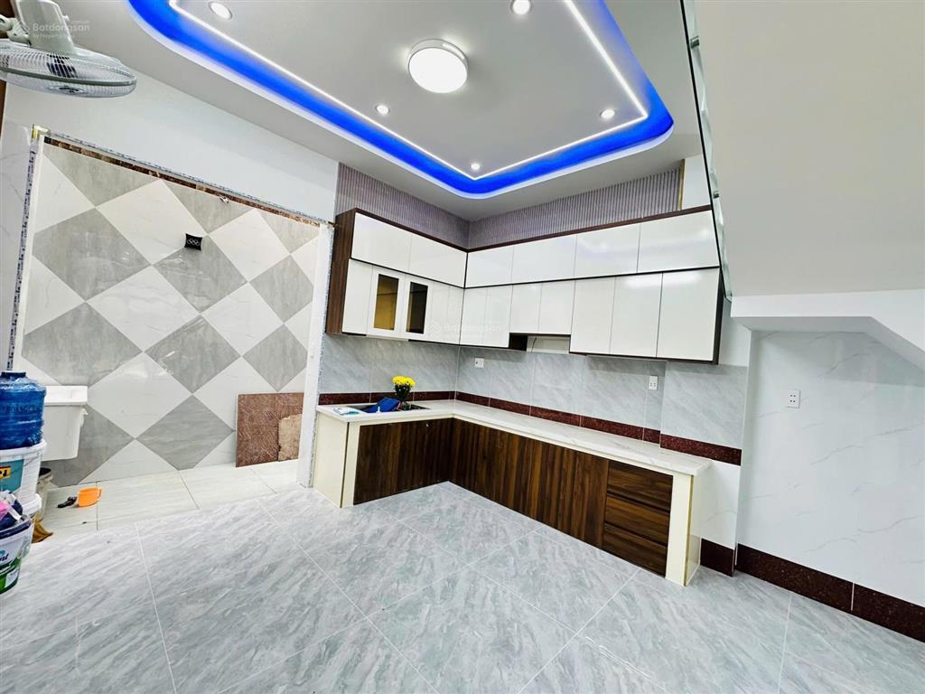 Bán nhà đẹp sát mặt tiền lã xuân oai, long trường, full nội thất, đã hoàn công, giá chỉ hơn 6,3 tỷ