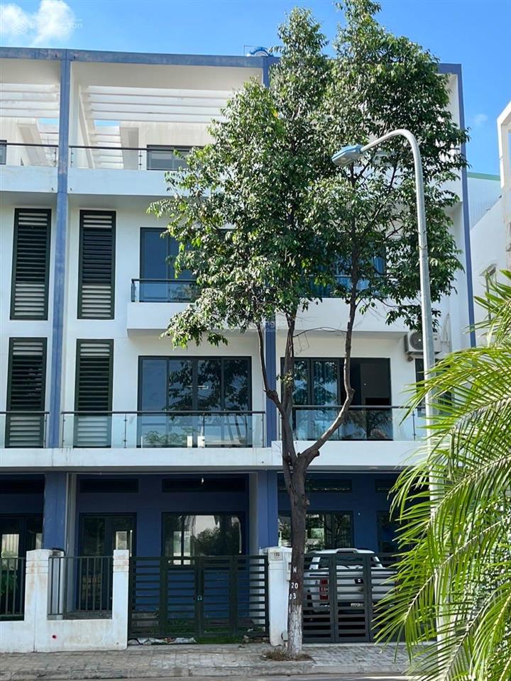 Chính chủ gửi bán căn nhà phố 5x20 view công viên ven sông đường qh 20m giá chỉ 8.3tỷ  0938 051 ***