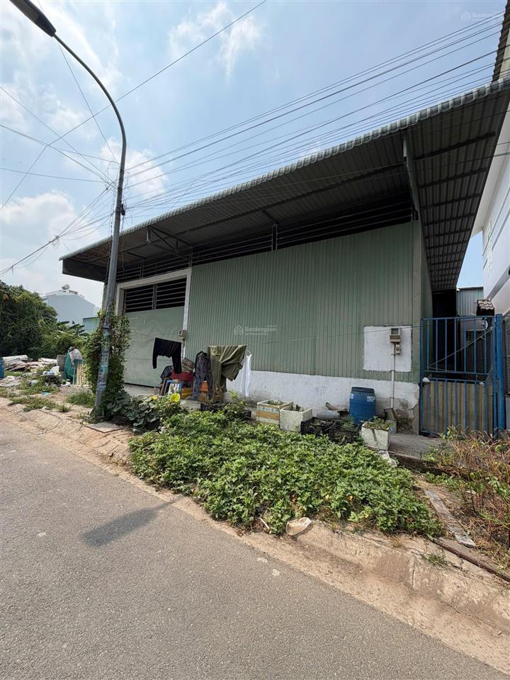 Cần cho thuê kho 200m ngay dự án đông tăng long, có điện 3 pha, giá 15tr/tháng, hợp đồng lâu dài