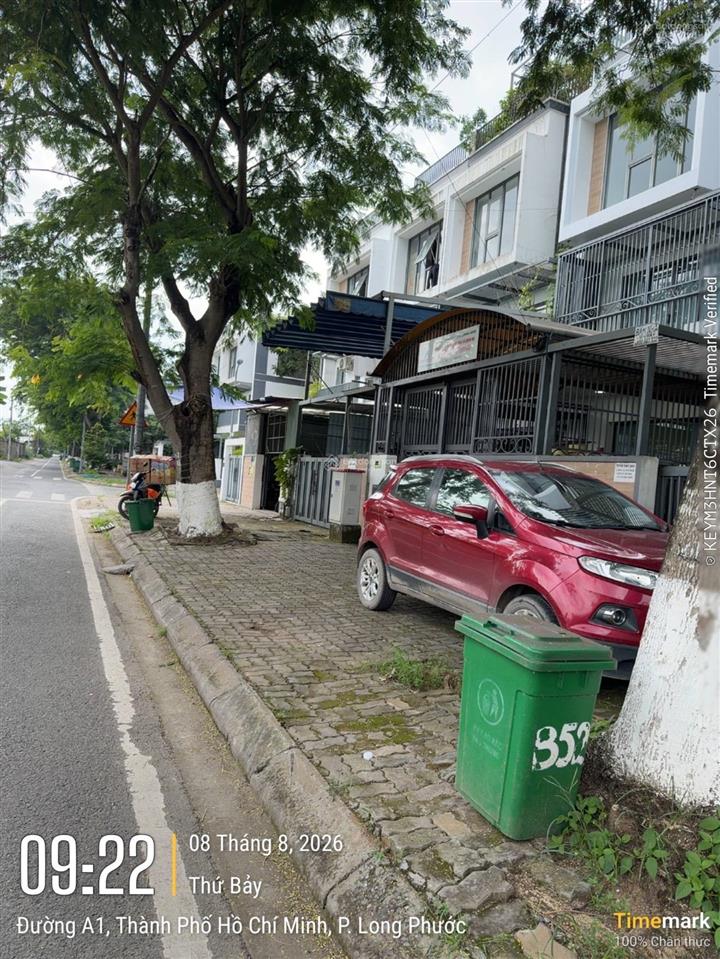 Bán nhà mặt phố khu đô thị đông tăng long diện tích 100m đường trước nhà 20m sạch đẹp giá chỉ 7,8tr