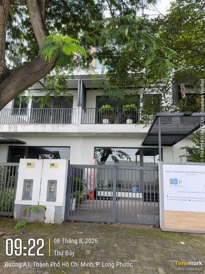 Bán nhà mặt phố khu đô thị đông tăng long diện tích 100m đường trước nhà 20m sạch đẹp giá chỉ 7,8tr