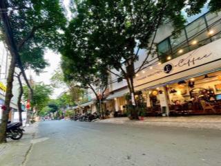 Bán nhà mặt tiền ngay bàu cát, tân bình, 4 tầng btct, 74m2(4x18.5) kinh doanh đỉnh. chỉ 17.99 tỷ