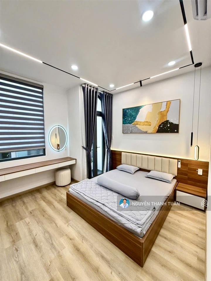 Bán gấp nhà mới 5 tầng xe hơi ngủ nhà sát mt, gần đh bách khoa 63m2(4.3x15). 14.2 tỷ (tl) gọi ngay