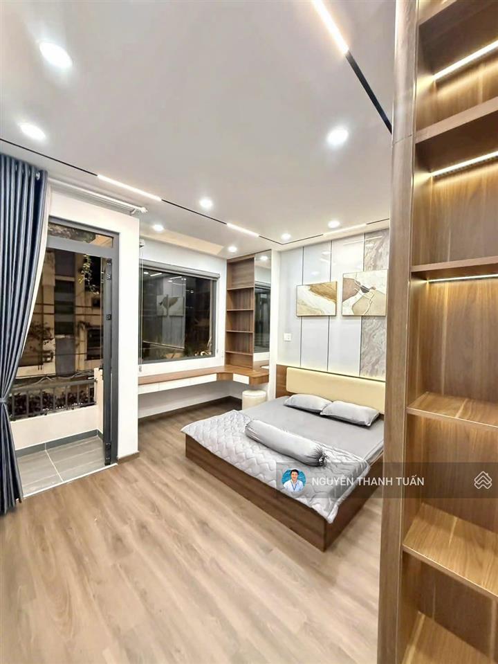 Bán gấp nhà mới 5 tầng xe hơi ngủ nhà sát mt, gần đh bách khoa 63m2(4.3x15). 14.2 tỷ (tl) gọi ngay