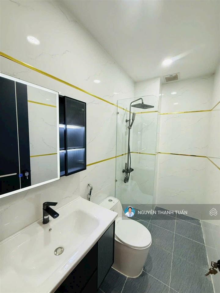 Bán gấp nhà mới 5 tầng xe hơi ngủ nhà sát mt, gần đh bách khoa 63m2(4.3x15). 14.2 tỷ (tl) gọi ngay