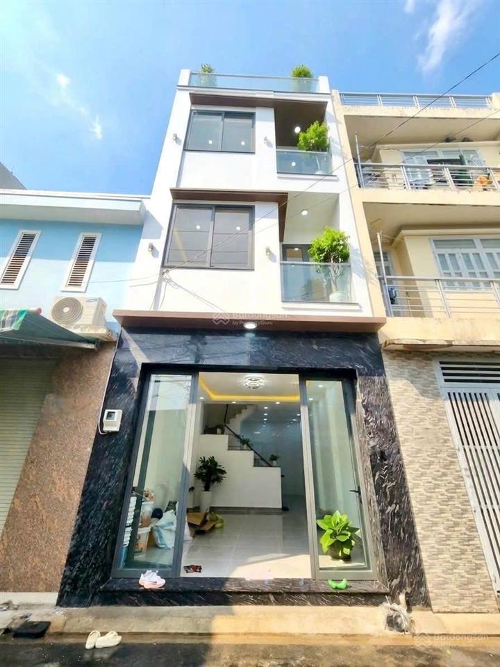 Bán nhà đẹp tân phú gần đầm sen, hẻm 8m ô tô quay đầu, 4 tầng btct, 5pn, ngang 4.5m, chỉ 7.9 tỷ