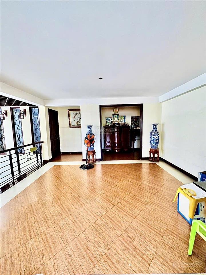 Bán biệt thự vip thoại ngọc hầu, 150m2 (8x19m), 3 tầng, đường 10m, gần big c phú thạnh, chỉ 22.5 tỷ
