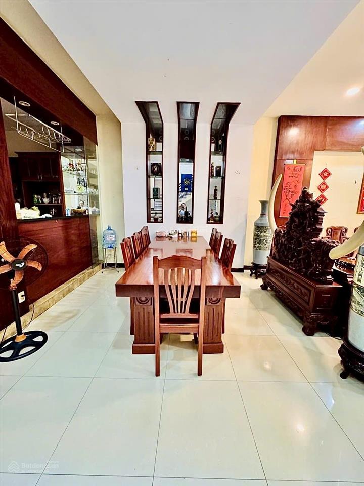 Bán biệt thự vip thoại ngọc hầu, 150m2 (8x19m), 3 tầng, đường 10m, gần big c phú thạnh, chỉ 22.5 tỷ