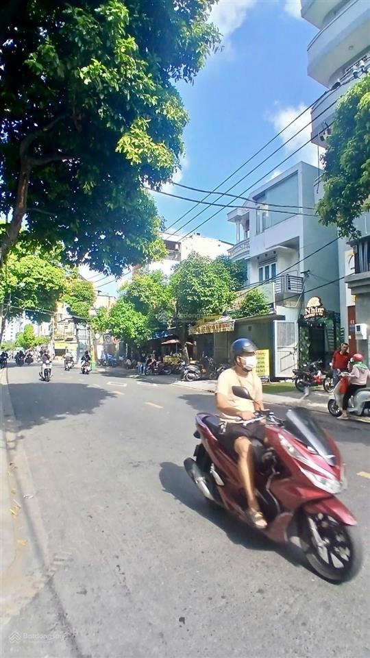 Cần bán nhà mặt tiền sân bay tân sơn nhất lô góc 90m2(5.4x16.5m), 7tầng thang máy mới. giá 27.5tỷ