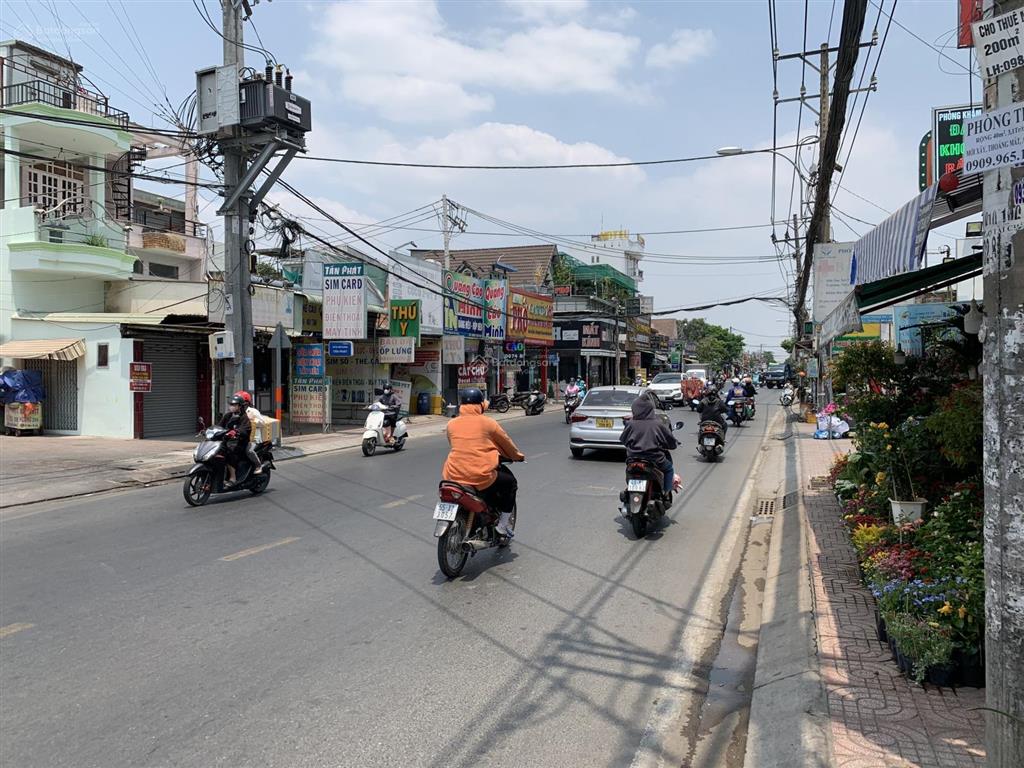 Bán nhà 2600m2 mặt tiền đường trường lưu, p. long trường q.9 cũ giá 45 triệu/m2