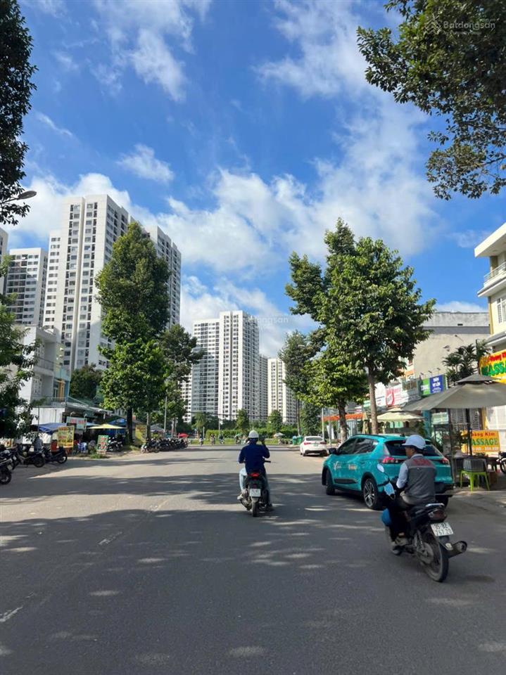 Cần bán gấp lô đất thổ cư giá cực rẻ 65m2, cách vinhomes grand park q9 chỉ 300m, sổ hồng riêng