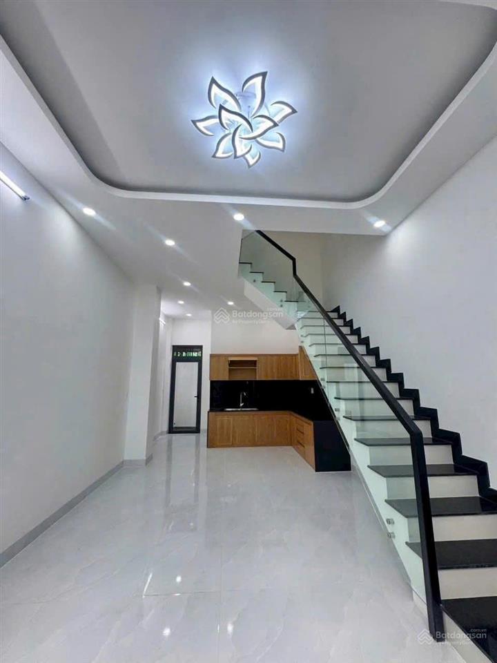 Nhà giá tốt, mới xây 3 tầng, ngay trung tâm, gần chợ long trường quận 9, đường ô tô, sổ riêng