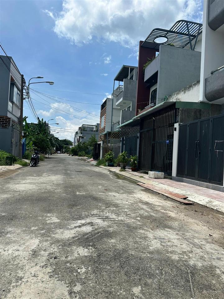 Chính chủ giảm giá bán nhà mới xây 3 tầng, gần vinhomes grand park quận 9, sổ riêng, đường nhựa 9m