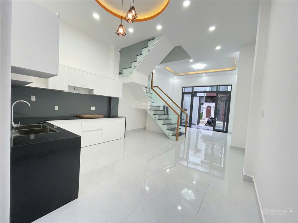 Chính chủ giảm giá bán nhà mới xây 3 tầng, gần vinhomes grand park quận 9, sổ riêng, đường nhựa 9m