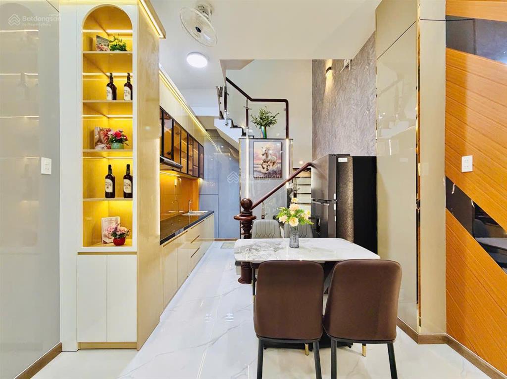 Nhà bán đúc 3 tấm mới đường 350/30/3 nguyễn văn khối phường thông tây hội giá 6,18 tỷ