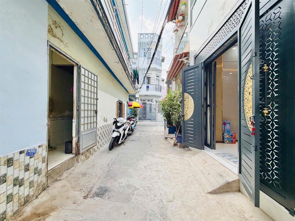 Nhà bán đúc 3 tấm mới đường 350/30/3 nguyễn văn khối phường thông tây hội giá 6,18 tỷ