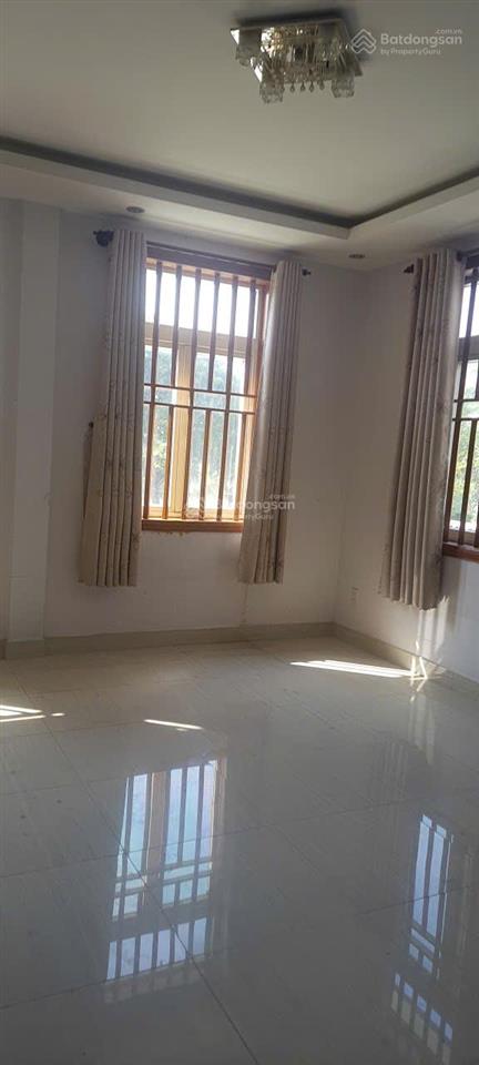 Biệt thự song lập, sổ hồng, sân rộng. cập nhật 14/7.