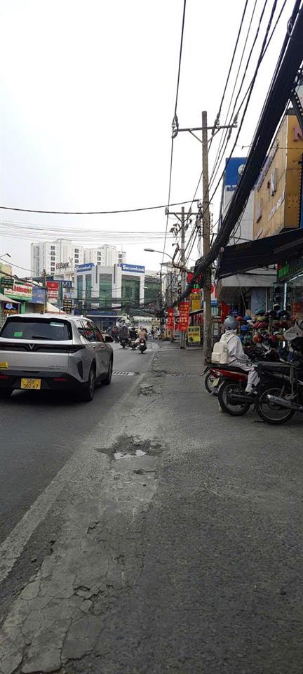 Bán tòa nhà căn hộ dịch vụ, thu nhập 190tr/tháng.