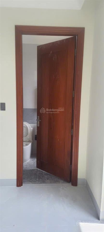 Bán căn biệt thự đơn lập mới tinh, sổ hồng, có thang máy đầy đủ.