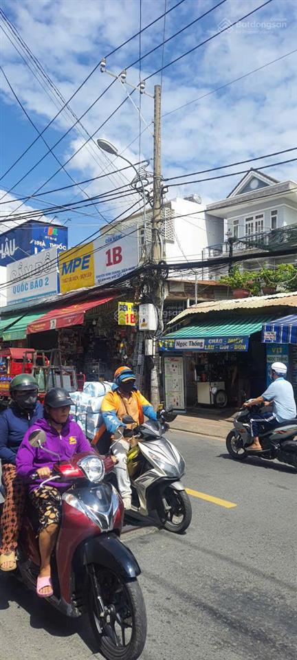 Cho thuê tòa nhà có thang máy. cập nhật 29/9
