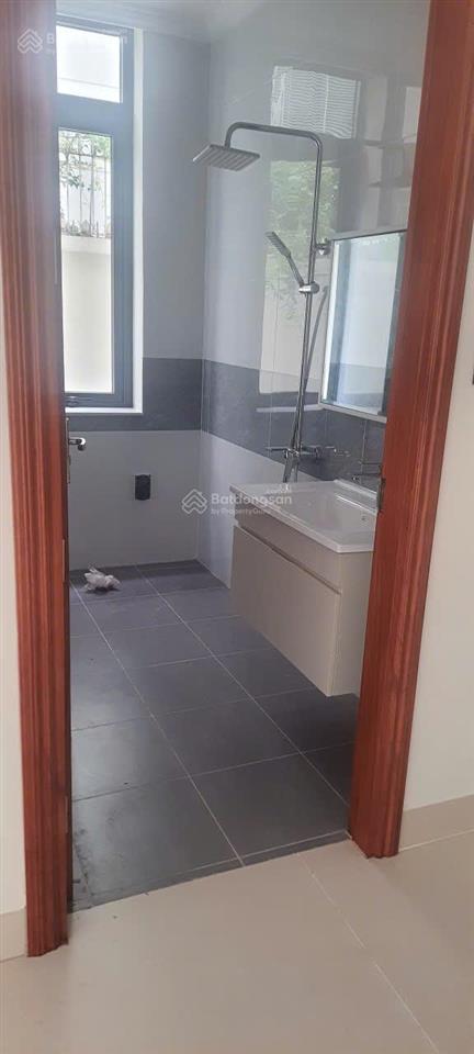 Bán biệt thự đơn lập mới tinh, có thang máy, sổ hồng. cập nhật 14/10
