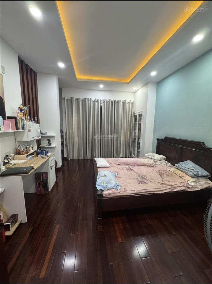 Bán nhà khu vip k300 đường ngang phan bá phiến khu vip còn sót lại.