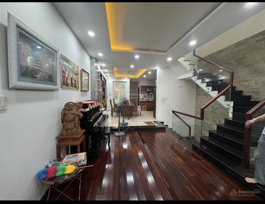 Bán nhà khu vip k300 đường ngang phan bá phiến khu vip còn sót lại.