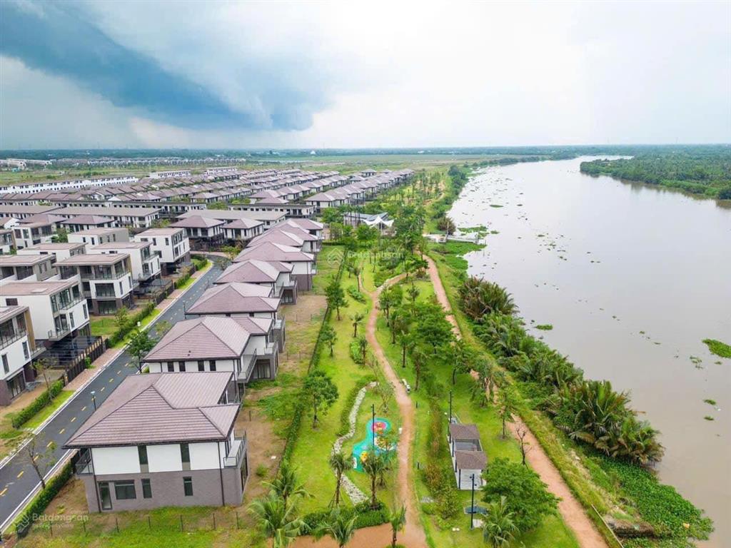 Biệt thự đơn lập 225m2, trục đường lớn, view công viên, giá gốc cđt, compound, cách pmh 35 phút